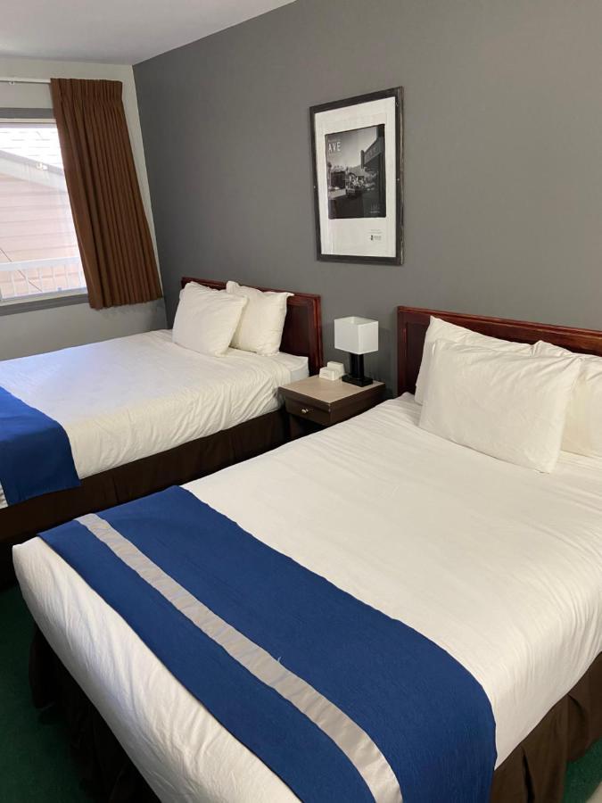 רבלסטוק Monashee Lodge מראה חיצוני תמונה