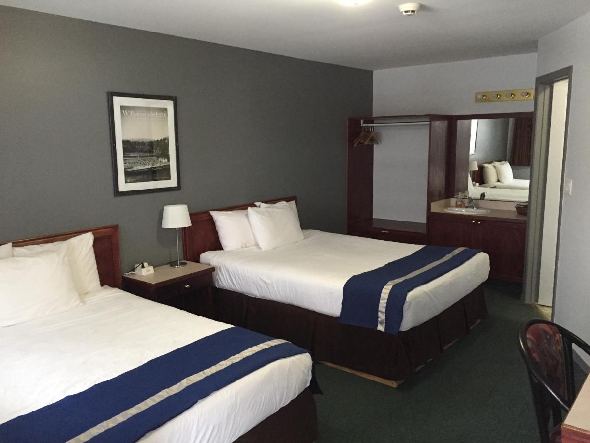 רבלסטוק Monashee Lodge מראה חיצוני תמונה