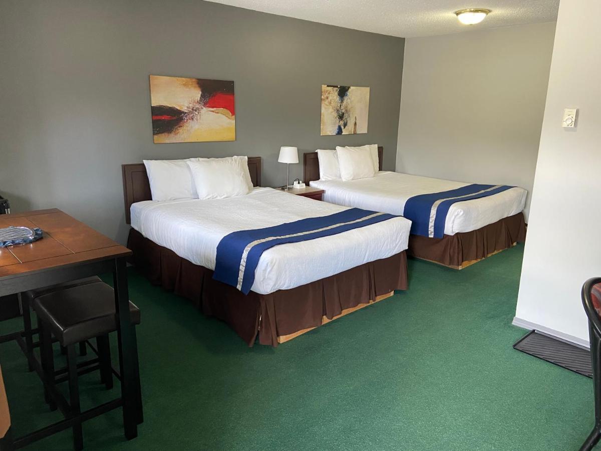 רבלסטוק Monashee Lodge מראה חיצוני תמונה