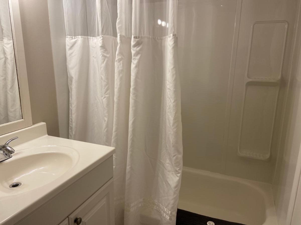 רבלסטוק Monashee Lodge מראה חיצוני תמונה