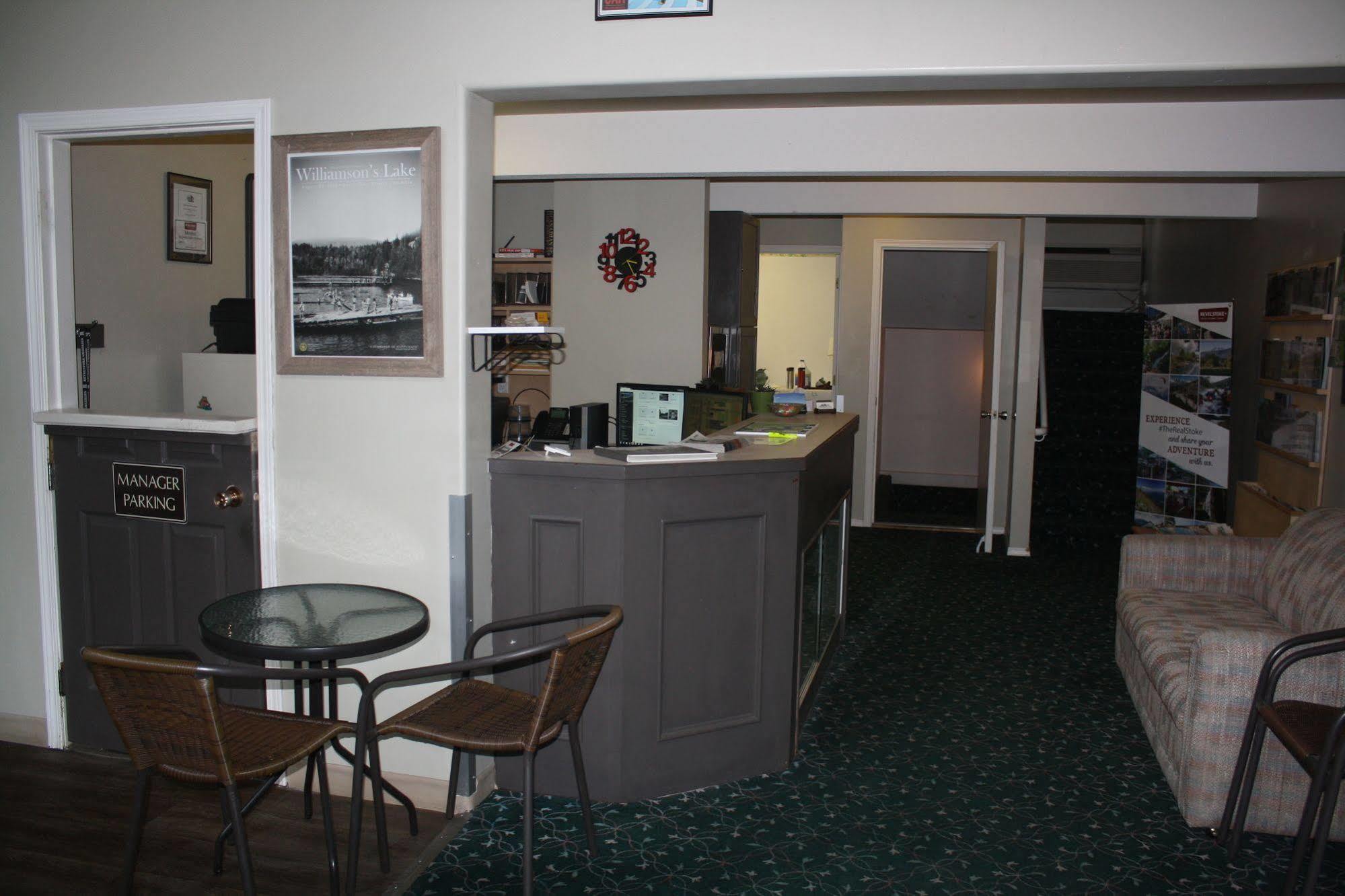 רבלסטוק Monashee Lodge מראה חיצוני תמונה